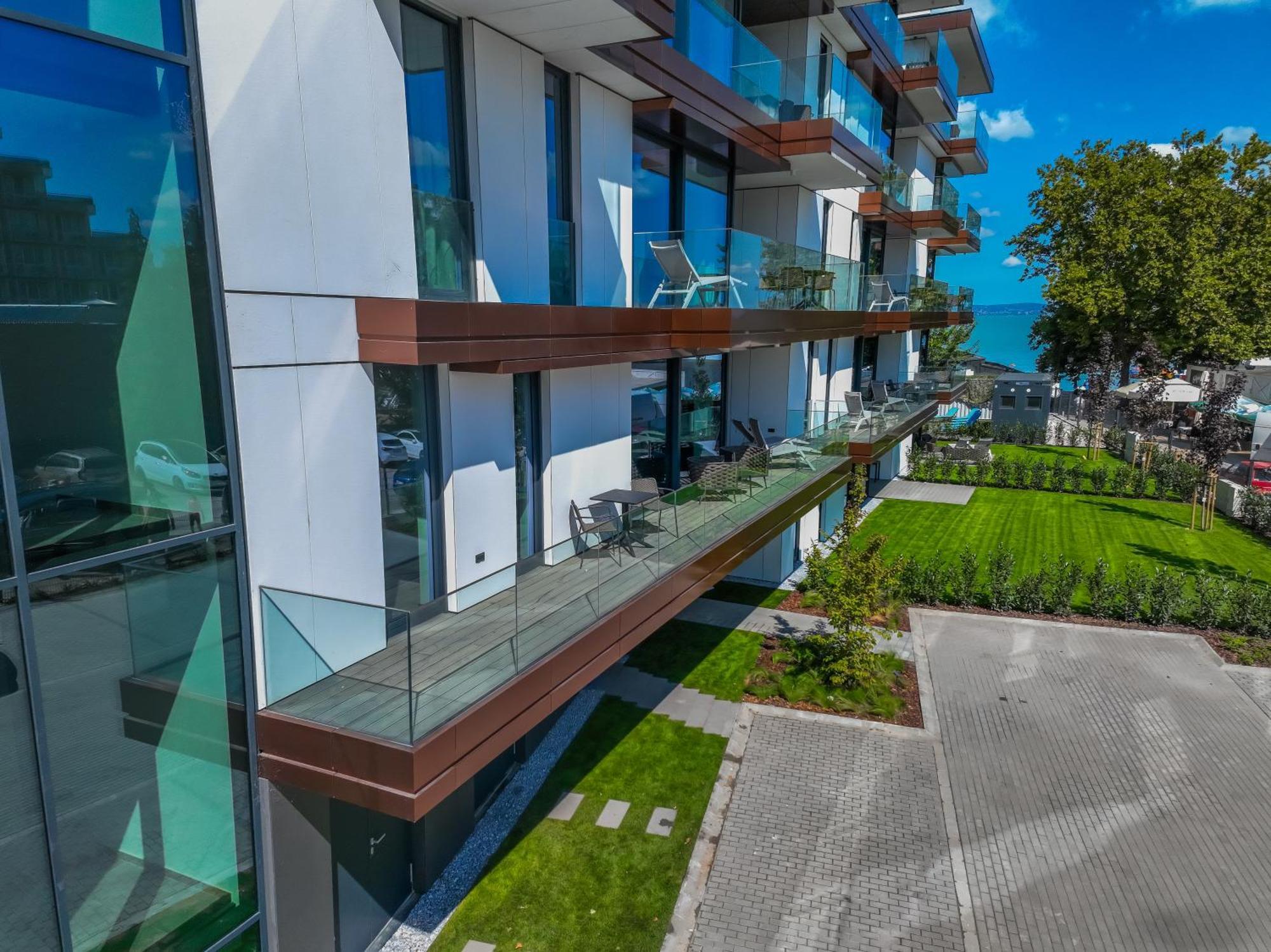 Bj81 Suite Hotel Siófok Extérieur photo
