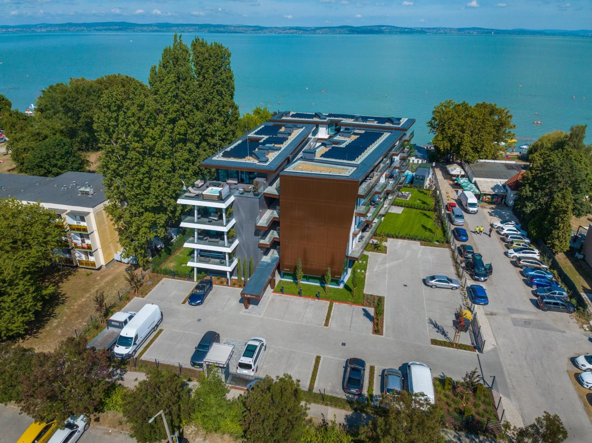 Bj81 Suite Hotel Siófok Extérieur photo