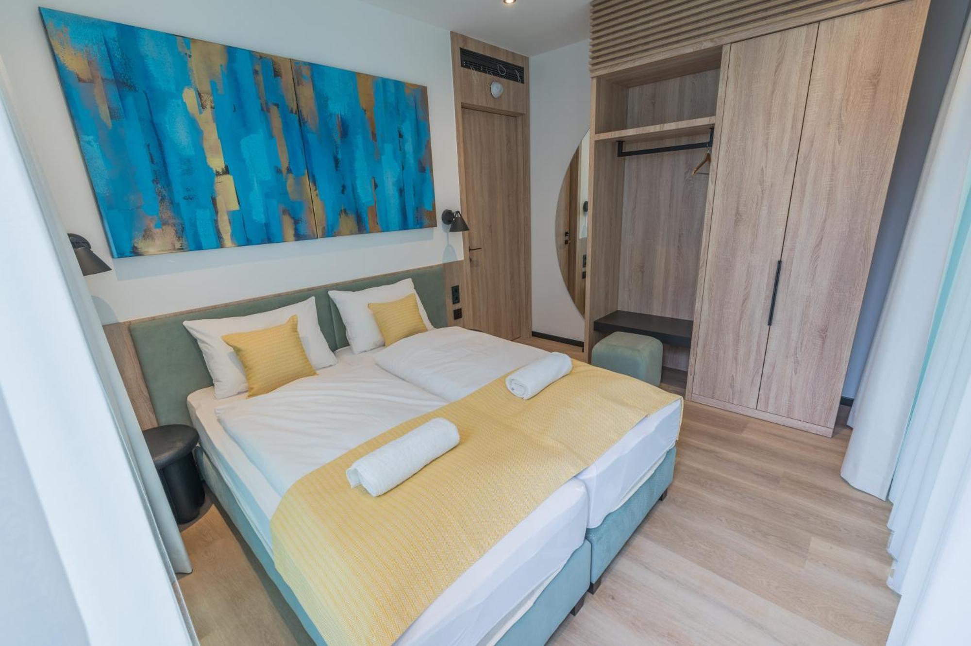 Bj81 Suite Hotel Siófok Extérieur photo
